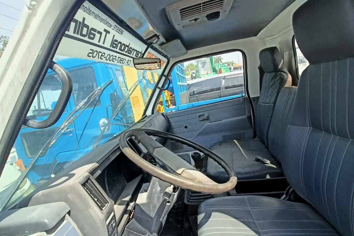 Isuzu Elf Self Loader 2002