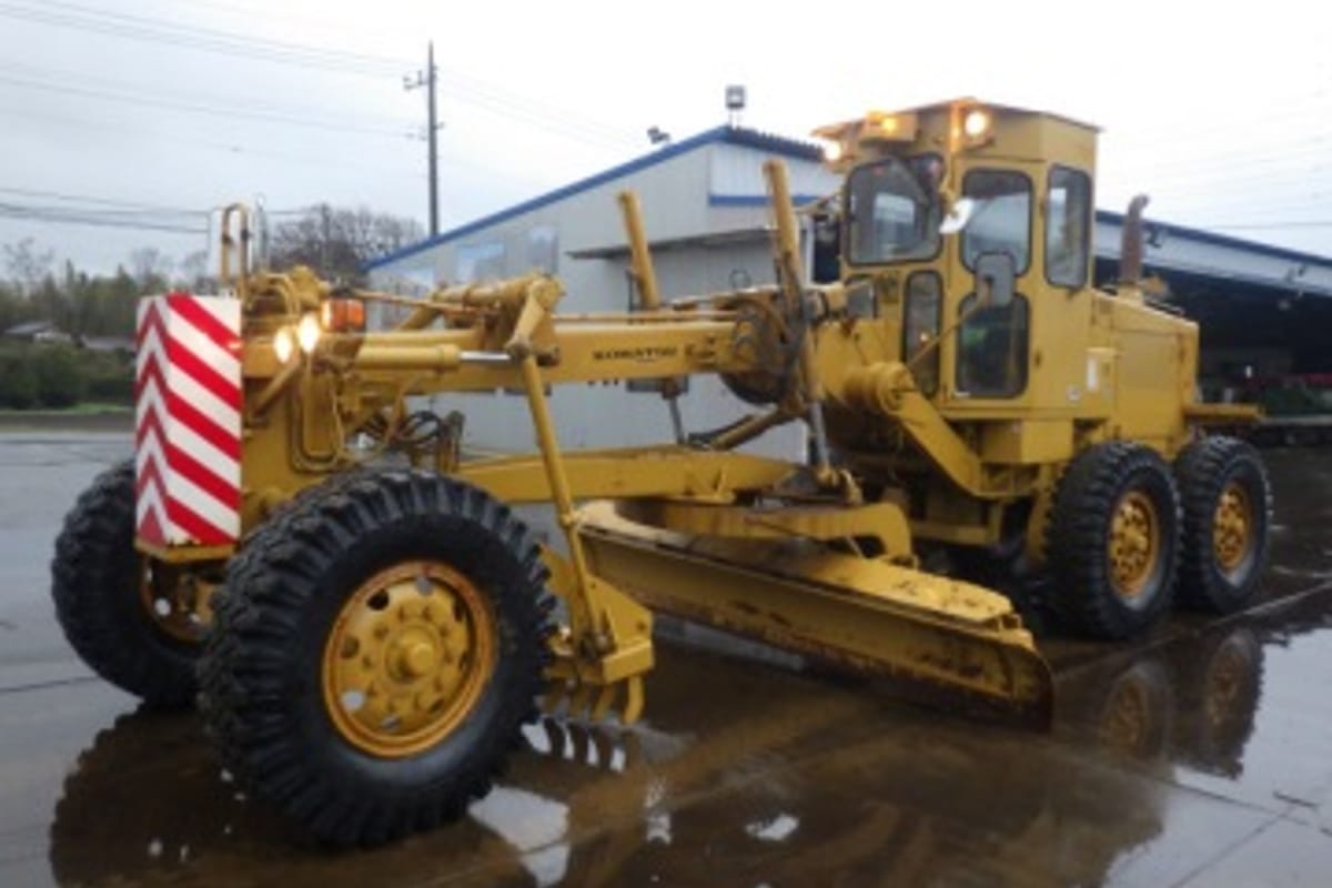 Komatsu Grader GD600R-1