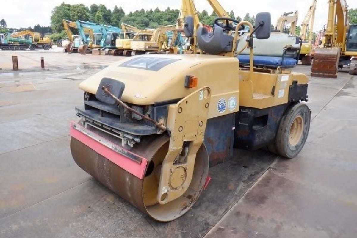 Caterpillar Road Roller CB-33SE
