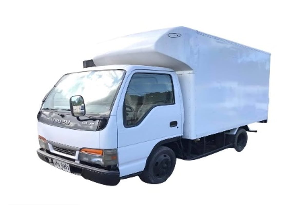 Isuzu Elf Closed Van 2002