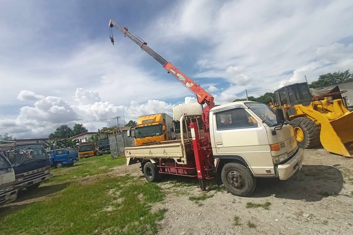 Isuzu Elf Dropside Truck W/ Crane 2019