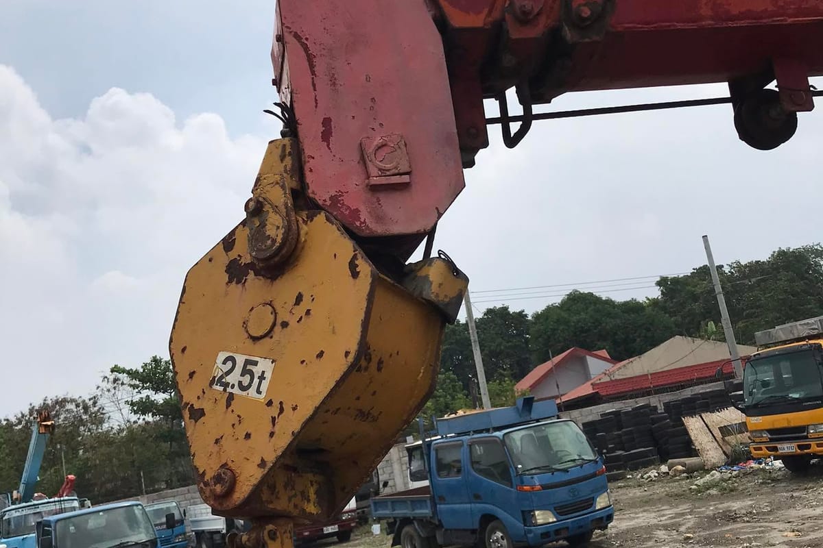 Isuzu Elf Dropside Truck W/ Crane 2019