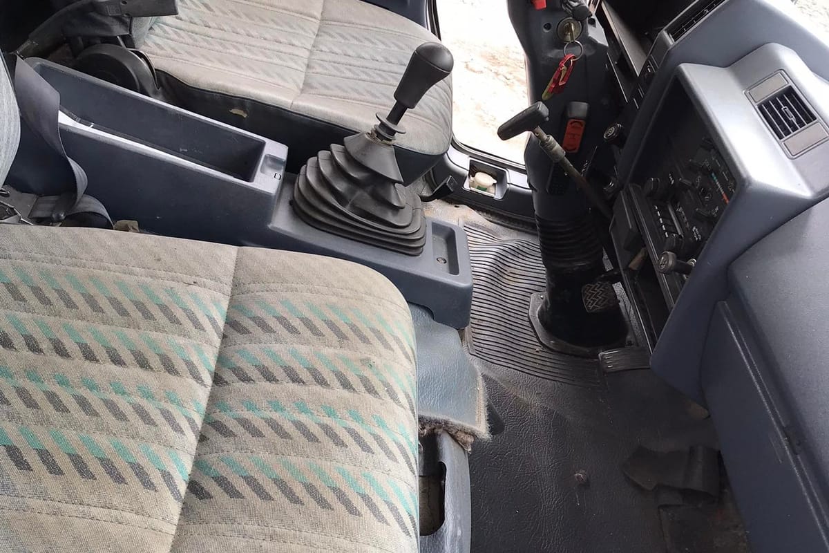 Isuzu Elf Dropside Truck W/ Crane 2019