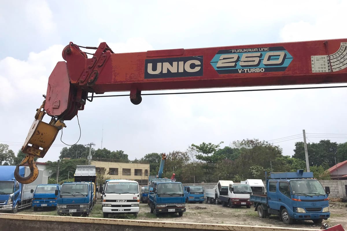 Isuzu Elf Dropside Truck W/ Crane 2019