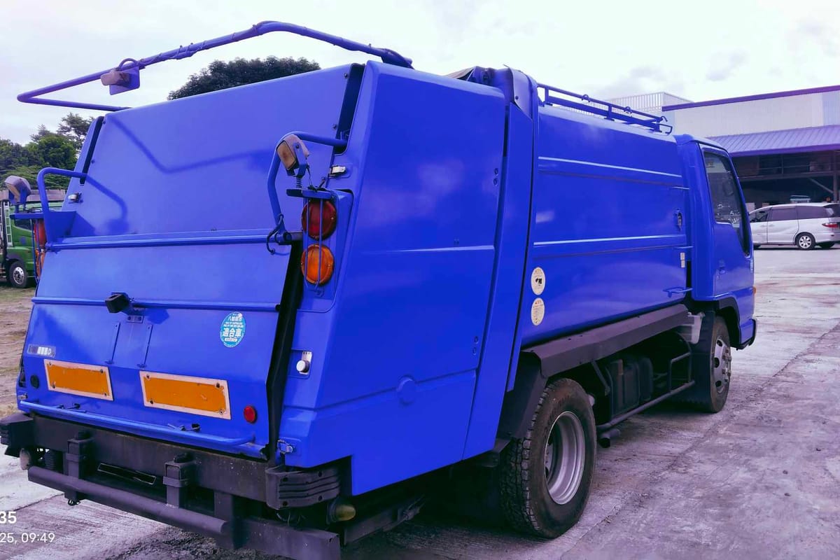 Isuzu Elf Garbage Compactor Truck 2019
