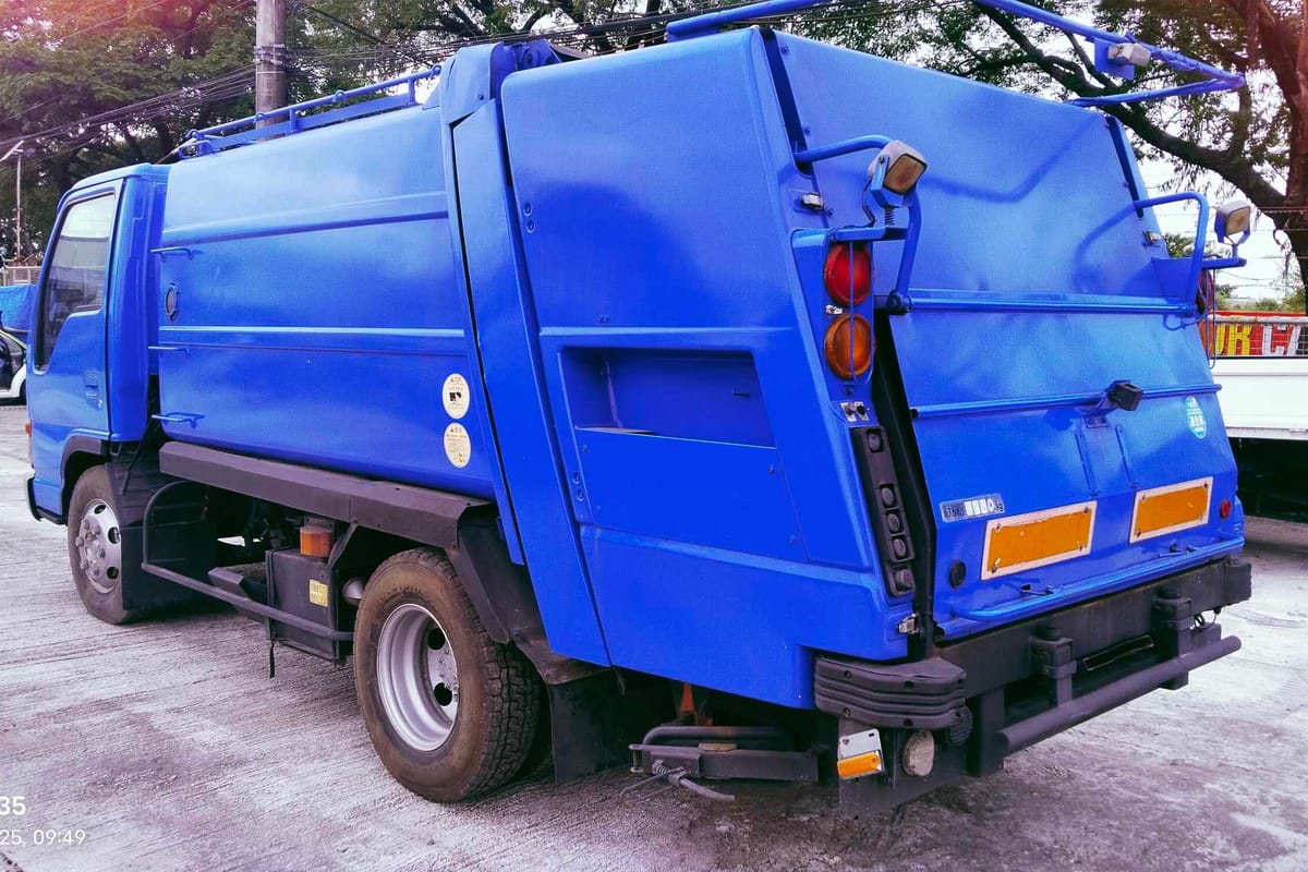 Isuzu Elf Garbage Compactor Truck 2019