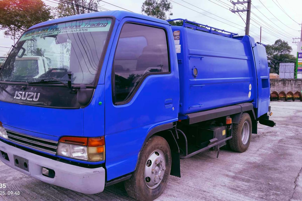 Isuzu Elf Garbage Compactor Truck 2019
