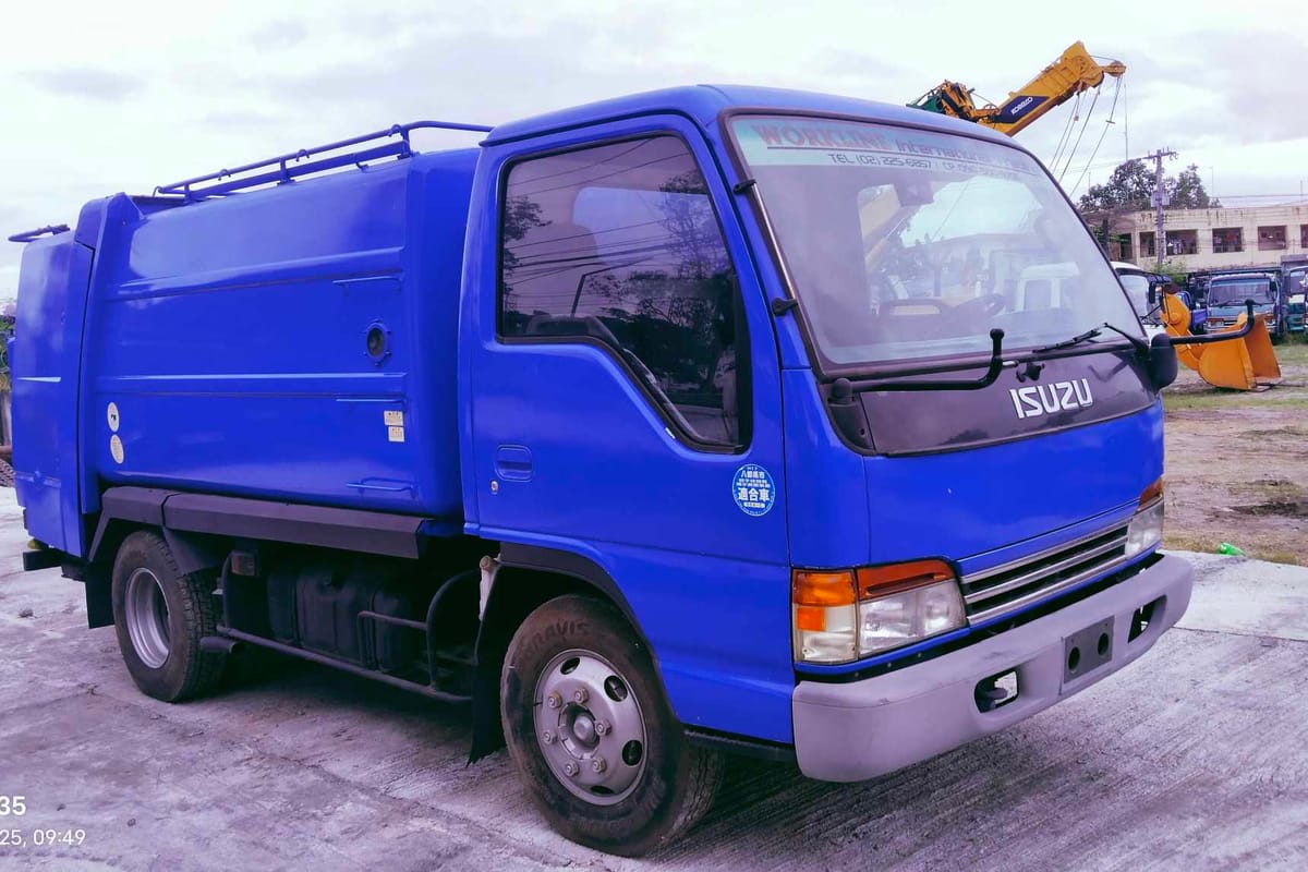 Isuzu Elf Garbage Compactor Truck 2019