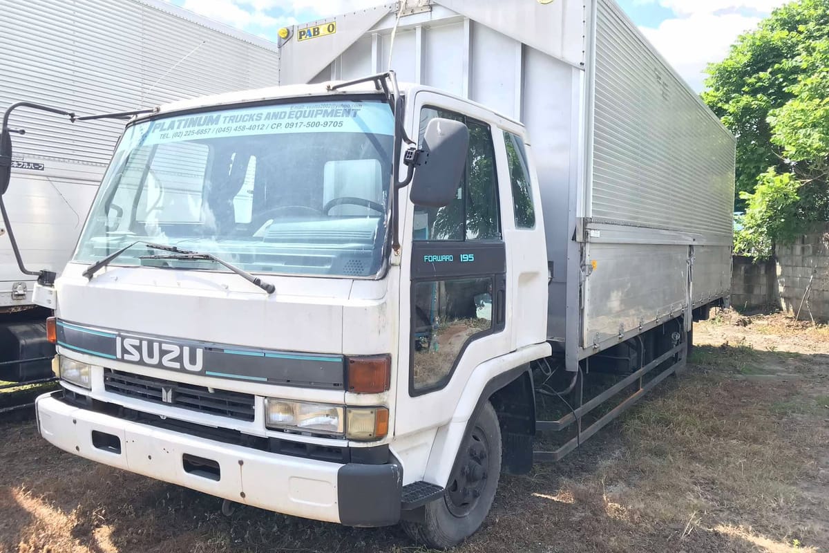 Isuzu Forward Wingvan Truck 2006