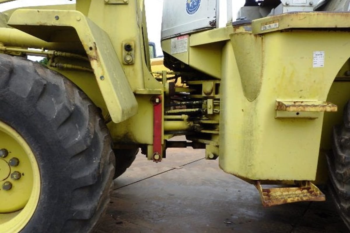 HITACHI MINI WHEEL LOADER