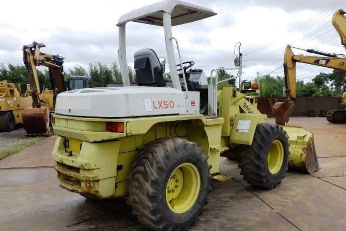 HITACHI MINI WHEEL LOADER