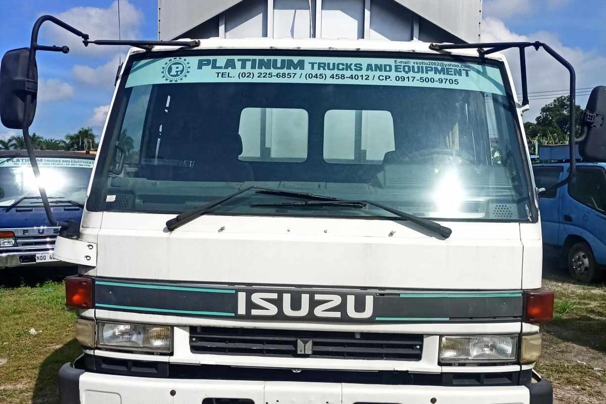 Isuzu Forward Wingvan Truck 2006