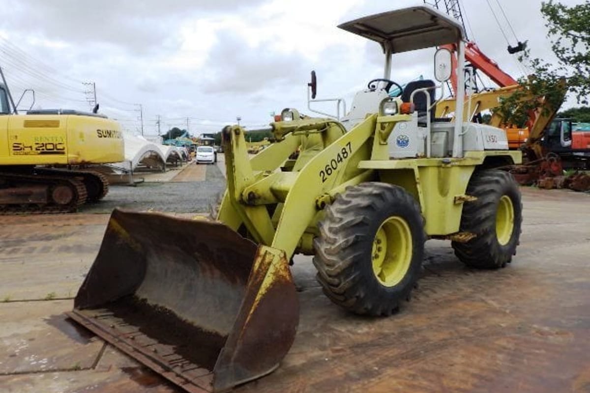 HITACHI MINI WHEEL LOADER