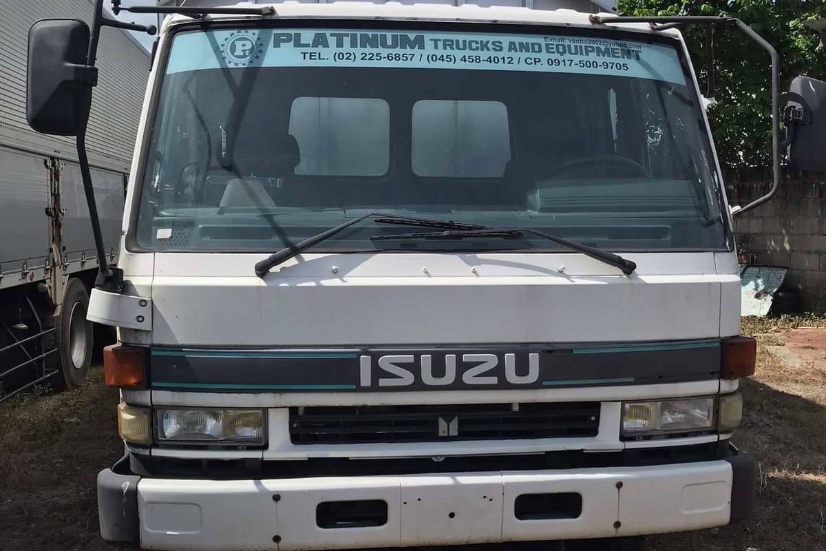 Isuzu Forward Wingvan Truck 2006