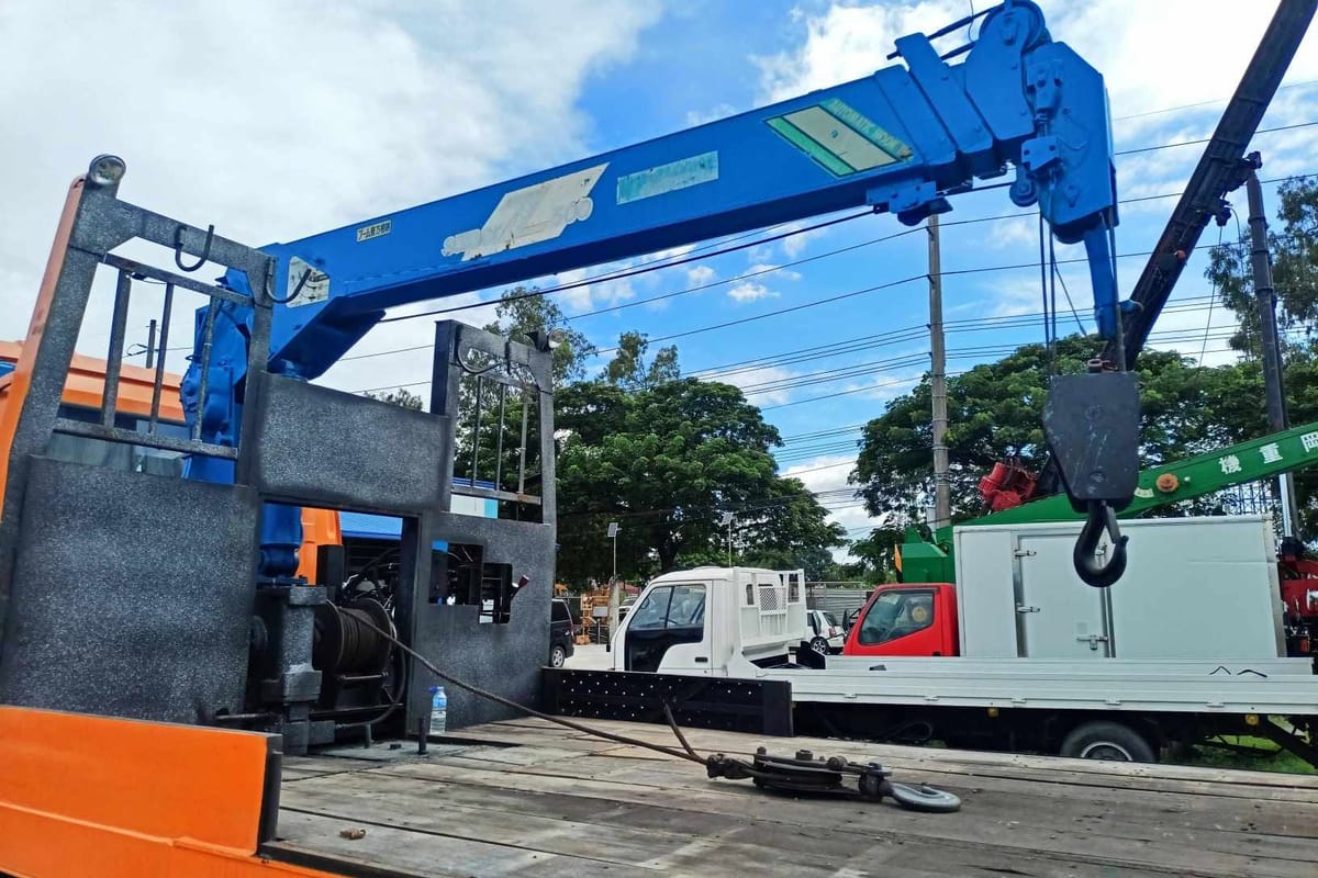 Isuzu Self Loader 2021