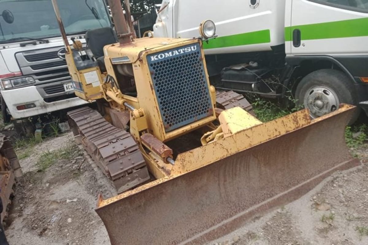 KOMATSU MINI BULLDOZER