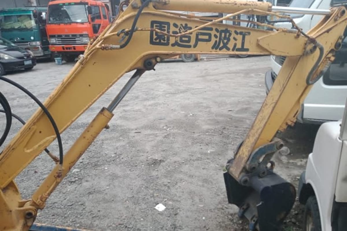 KOMATSU MINI EXCAVATOR