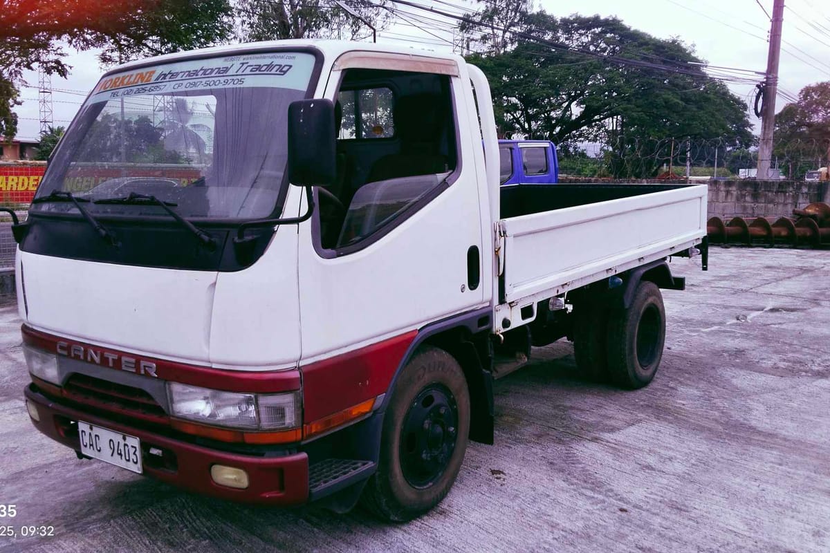 Mitsubishi Canter Dropside Truck 2006