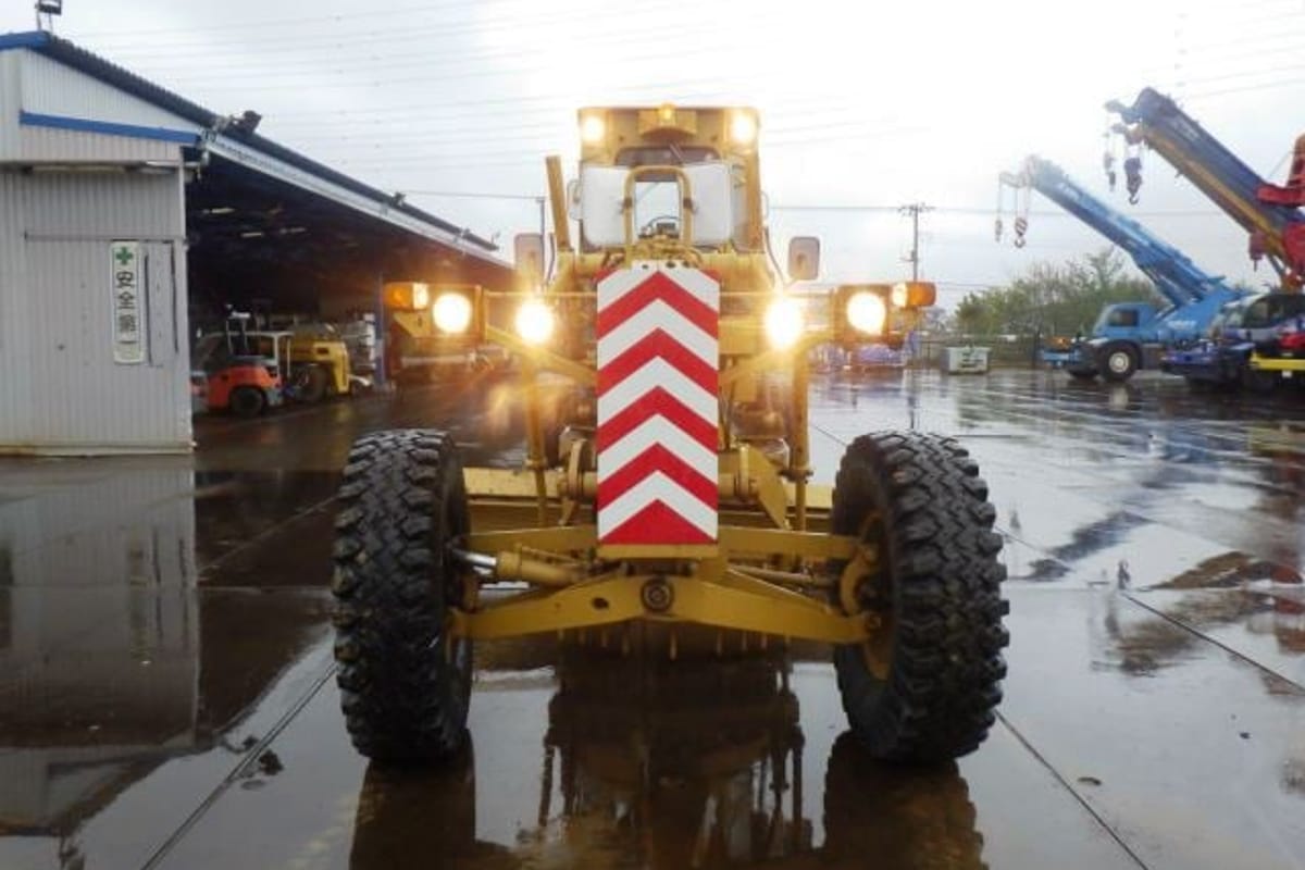 KOMATSU MOTOR GRADER