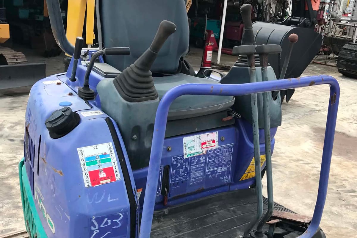 Komatsu Excavator PC15MR-1