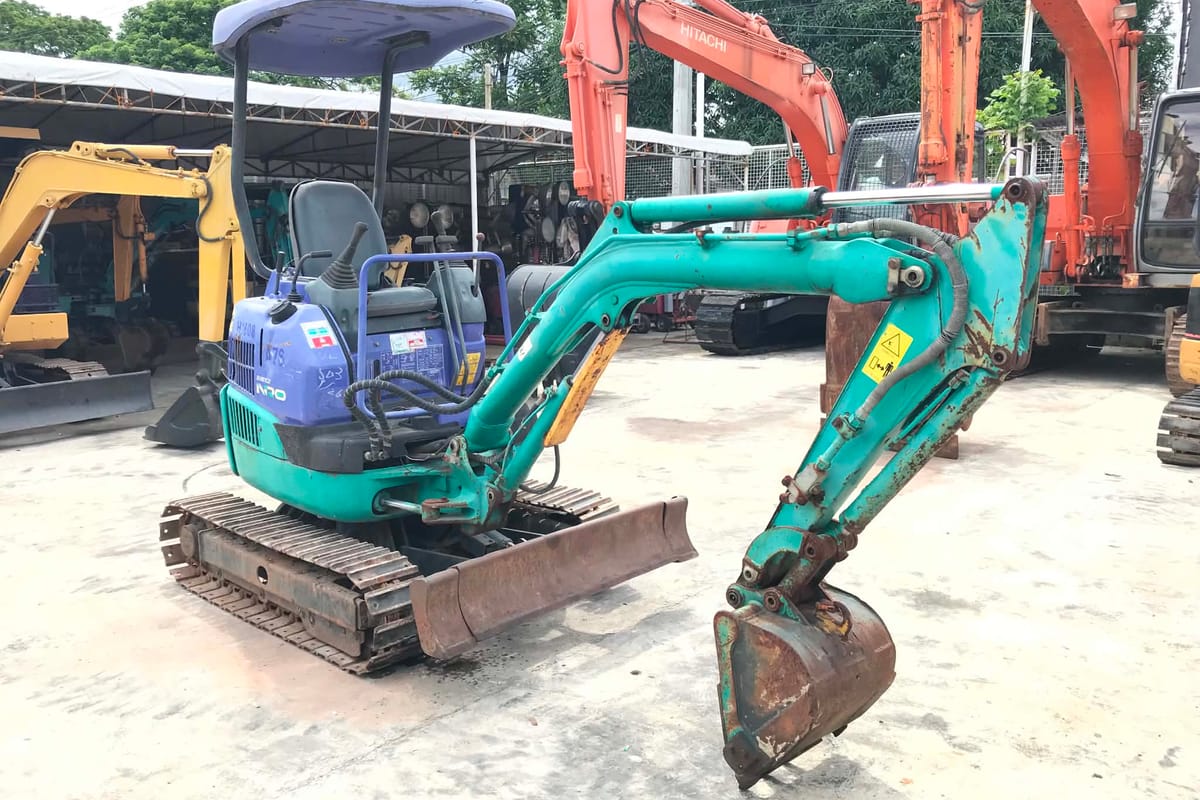 Komatsu Excavator PC15MR-1
