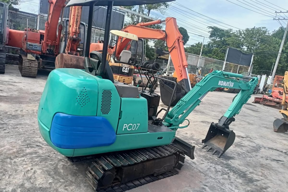 Komatsu Excavator PC07-2