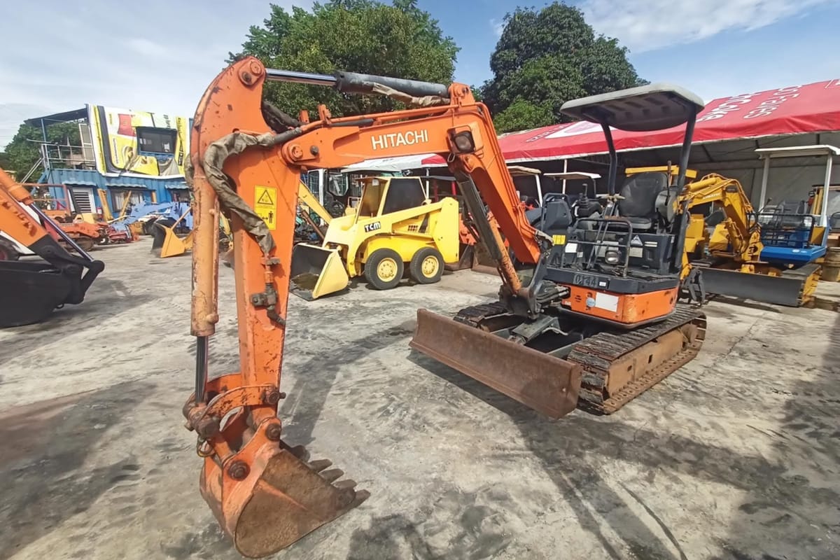 Hitachi Excavator ZX30U-2