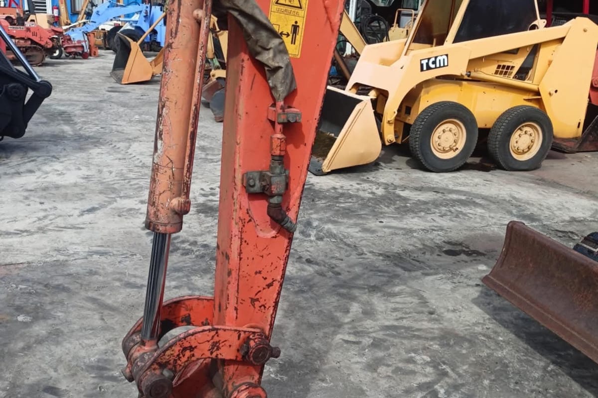 Hitachi Excavator ZX30U-2