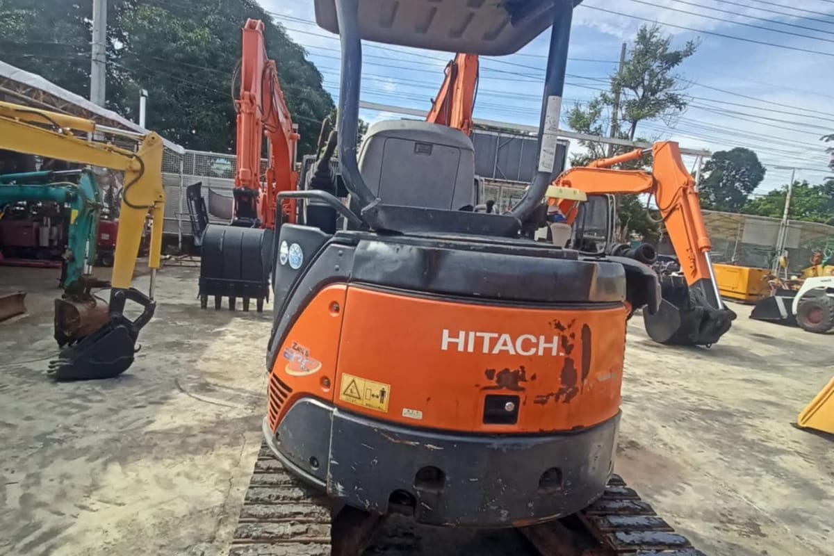 Hitachi Excavator ZX30U-2