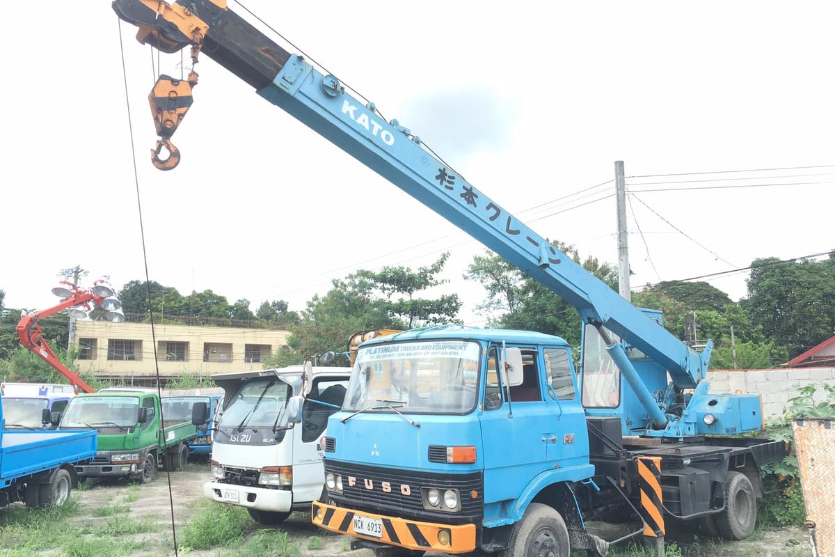 Mitsubishi Power Crane Truck 2015