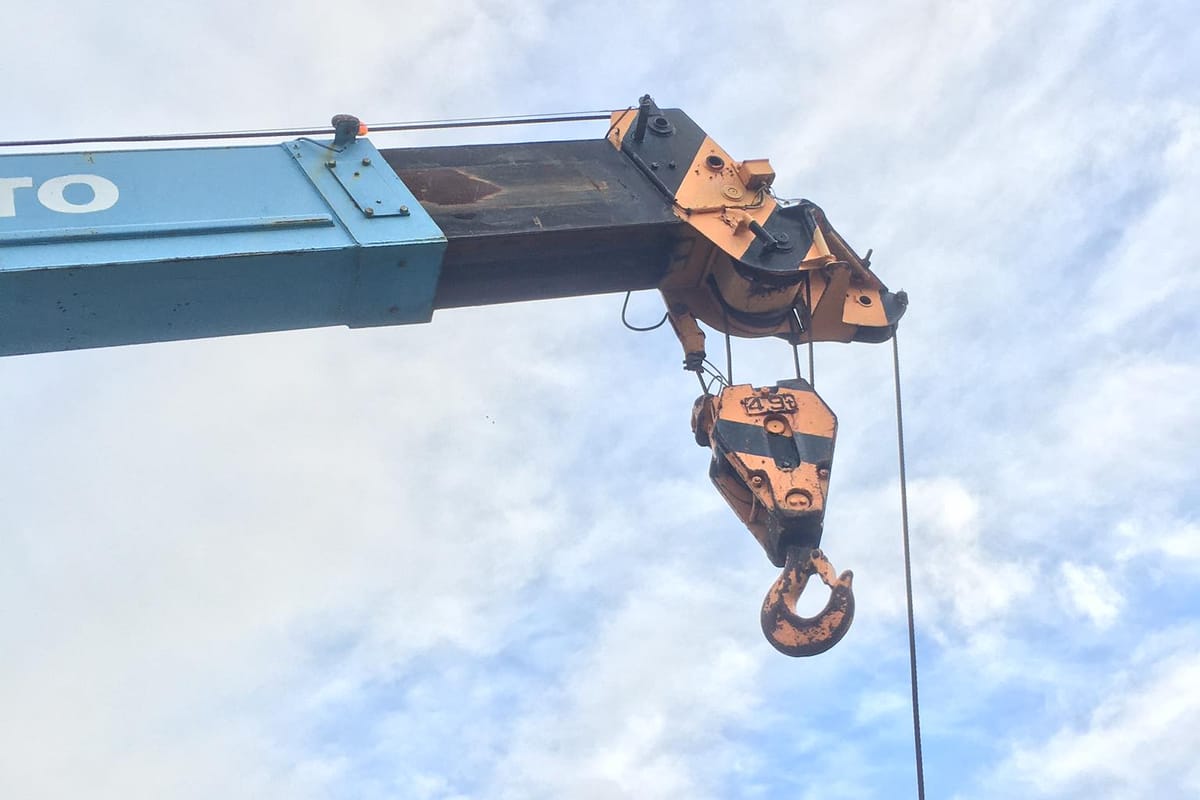 Mitsubishi Power Crane Truck 2015