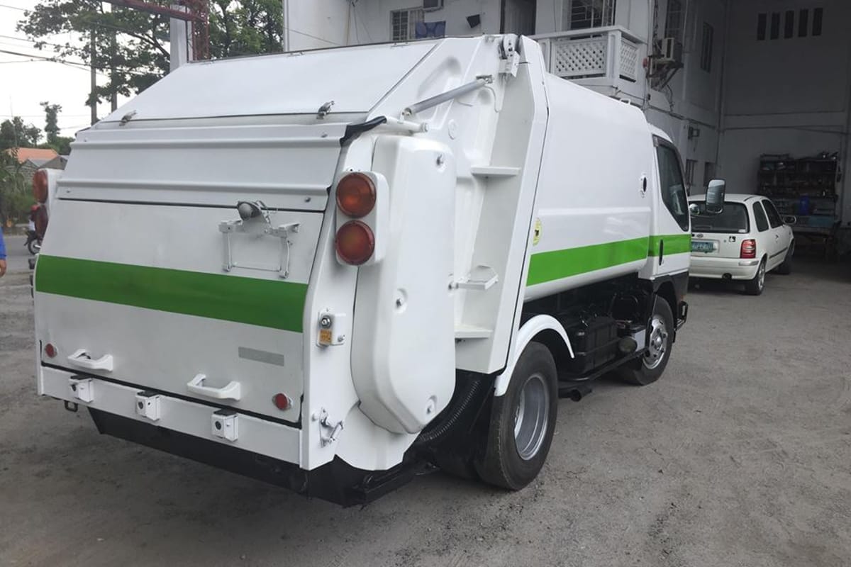 Mitsubishi Canter Garbage Compactor 2006