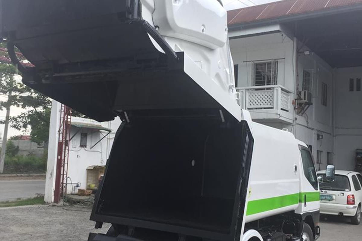 Mitsubishi Canter Garbage Compactor 2006