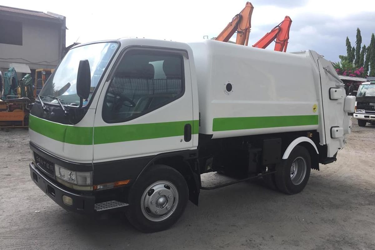 Mitsubishi Canter Garbage Compactor 2006