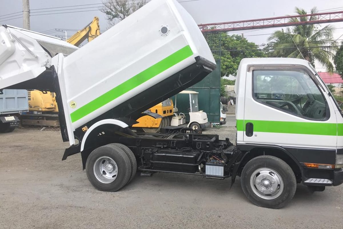 Mitsubishi Canter Garbage Compactor 2006