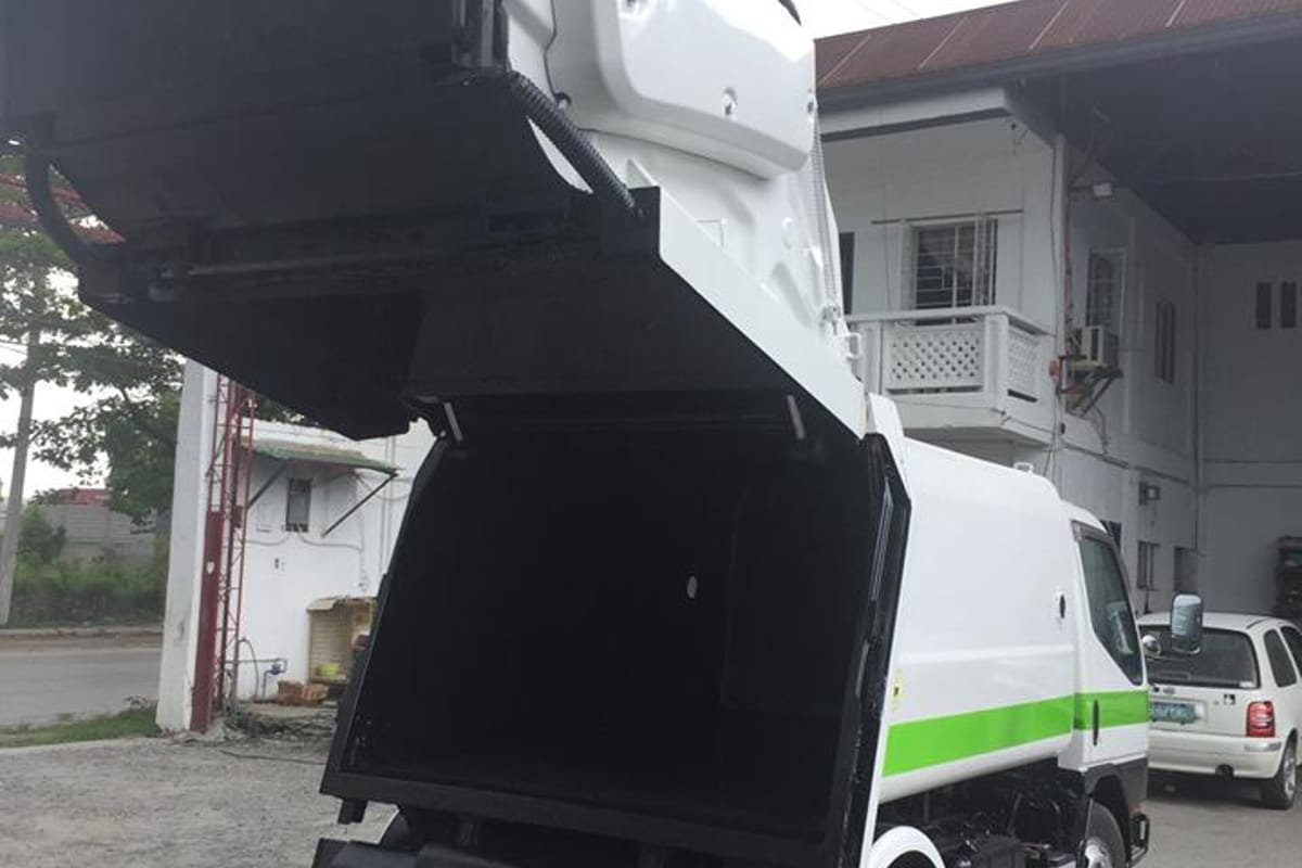 Mitsubishi Canter Garbage Compactor 2006