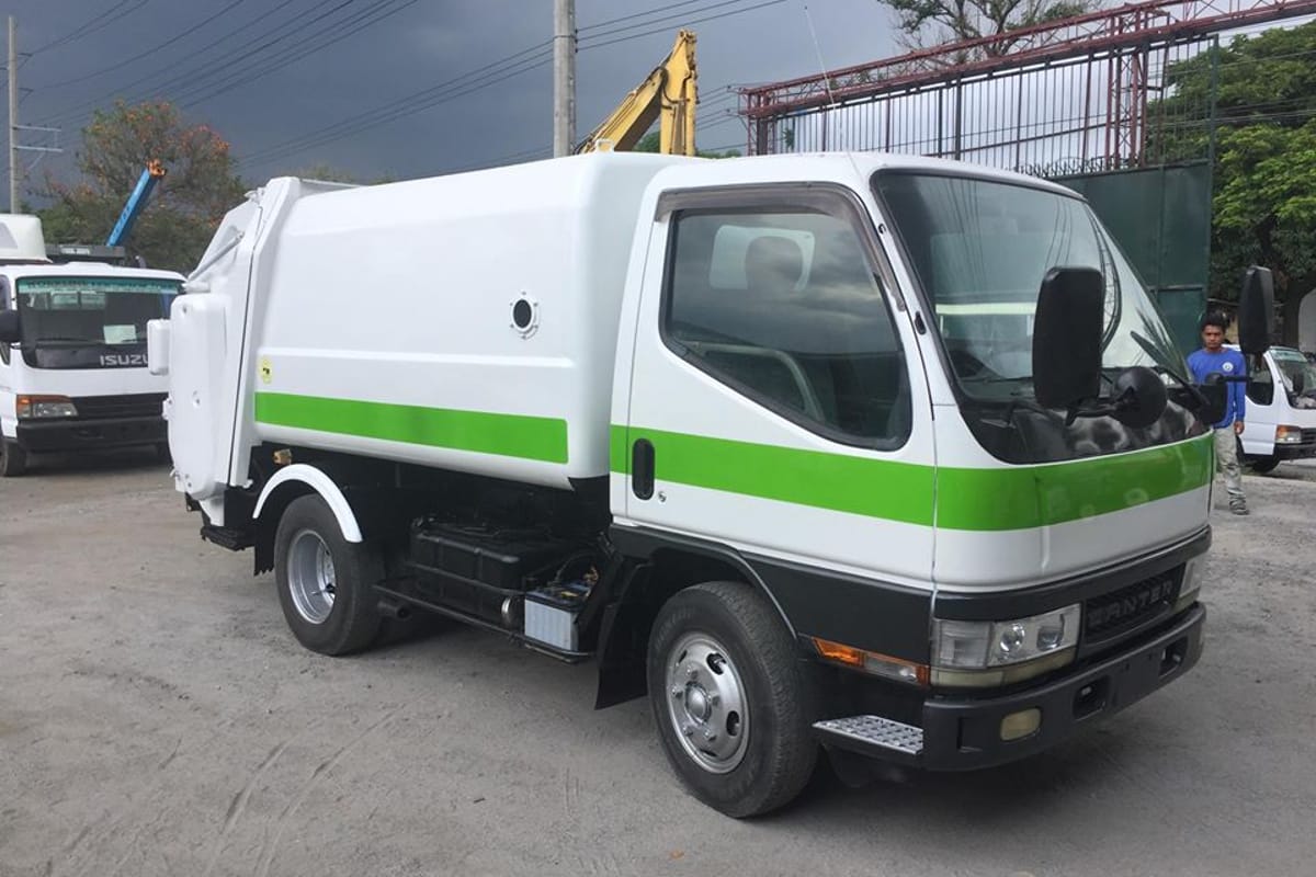 Mitsubishi Canter Garbage Compactor 2006