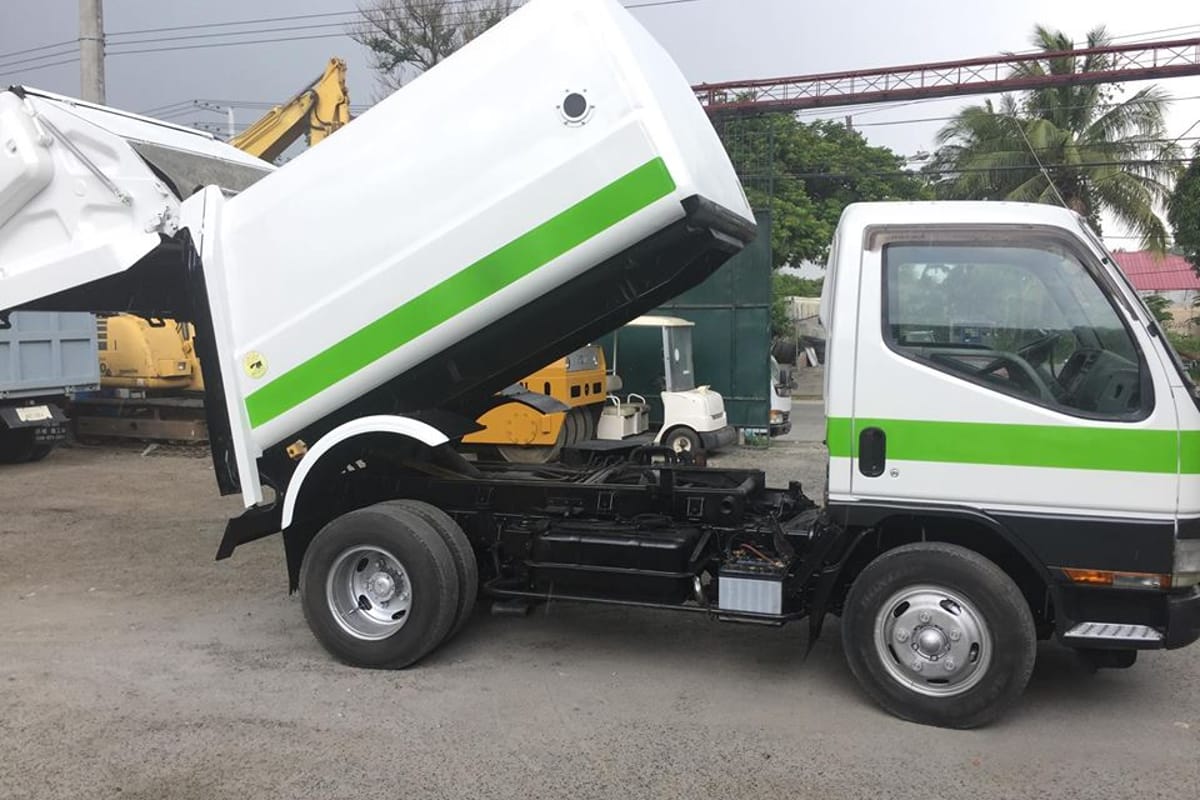 Mitsubishi Canter Garbage Compactor 2006