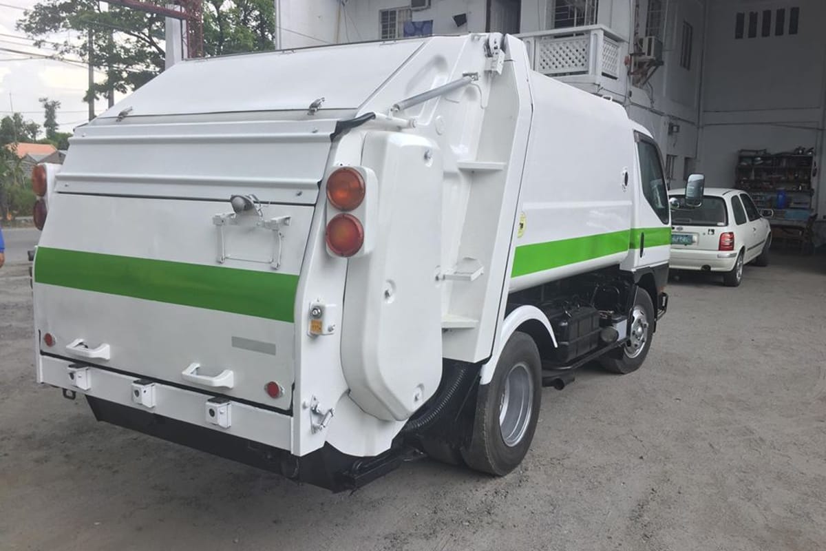 Mitsubishi Canter Garbage Compactor 2006