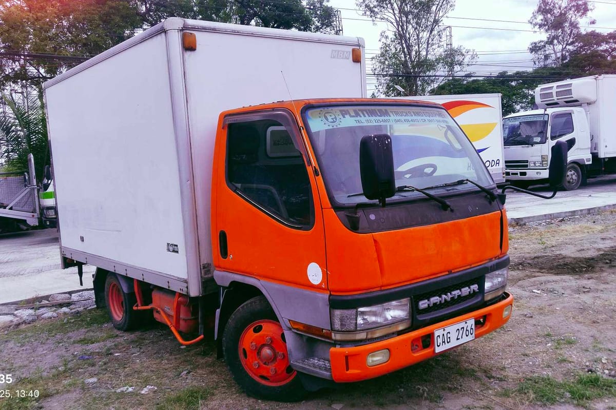 Mitsubishi Canter Closed Van 2006