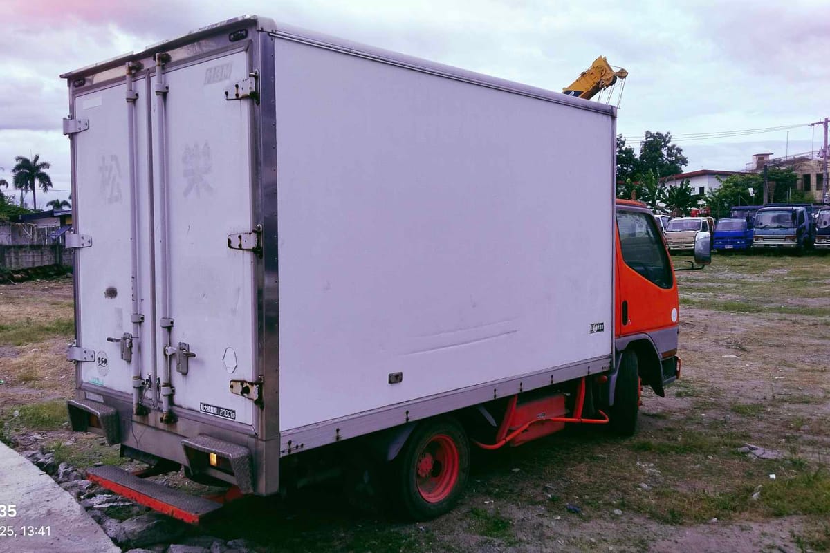 Mitsubishi Canter Closed Van 2006