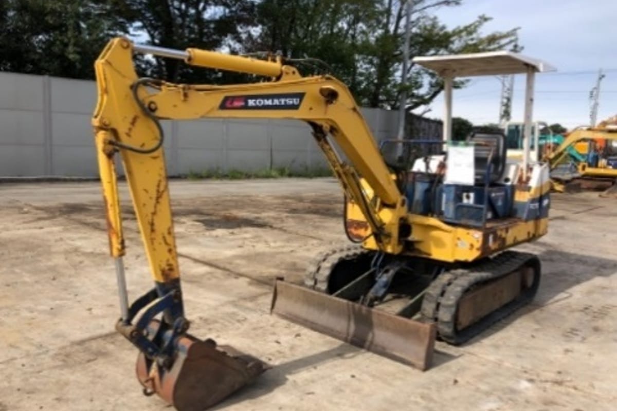 Komatsu Excavator PC15-2