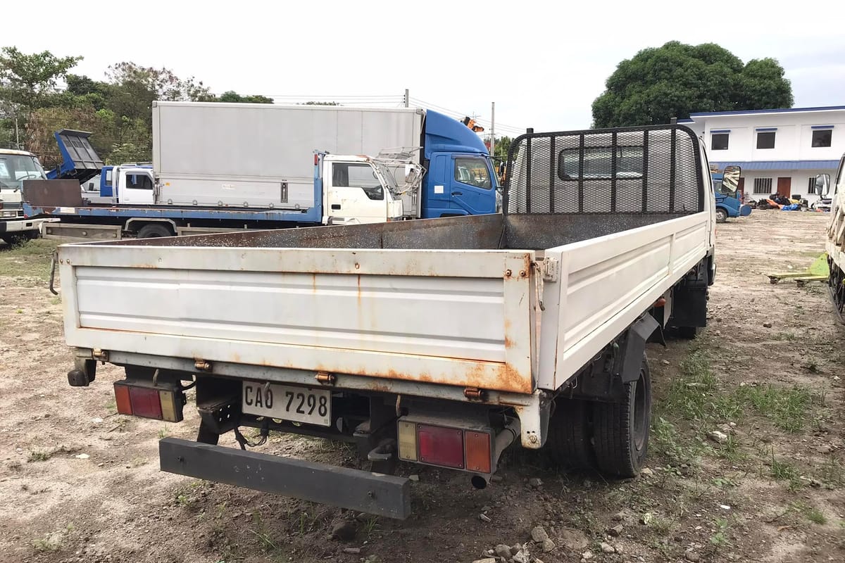 Isuzu Elf Dropside Truck 2005