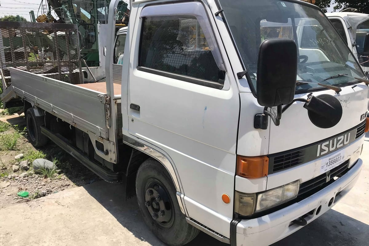 Isuzu Elf Dropside Truck 2005