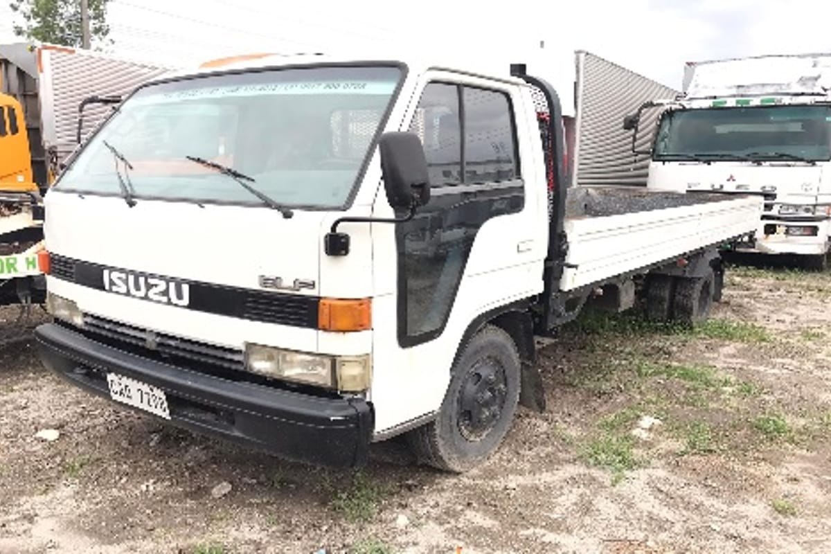 Isuzu Elf Dropside Truck 2005