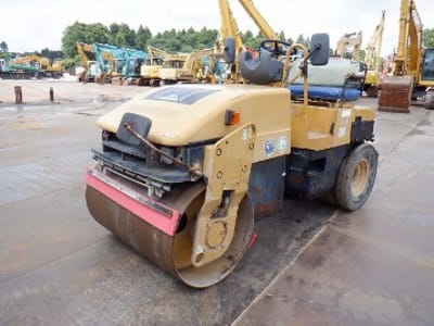 Caterpillar Road Roller CB-33SE
