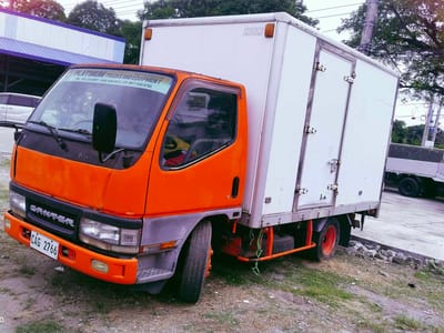 Mitsubishi Canter Closed Van 2006