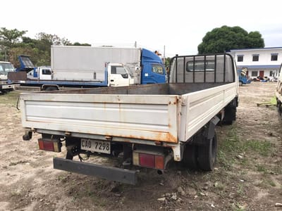 Isuzu Elf Dropside Truck 2005